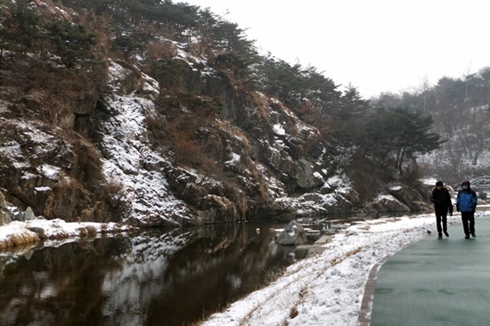 '피난민'의 죽음, '환향녀'의 고통... 코로나는 달라야 합니다