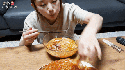 유튜버 530만 햄지 "김치는 한국음식" 발언해 중국 소속사 에게 계약해지 통보