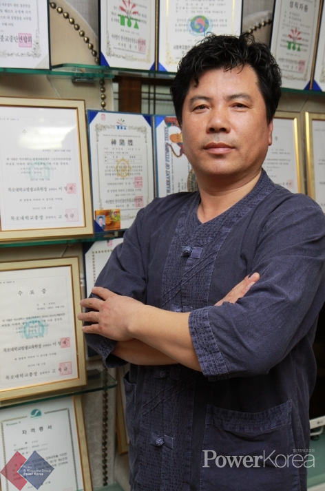  오영 기공원장 미니인터뷰, '마음 아픈 이들에게 치유와 활력소를 선물하다.'