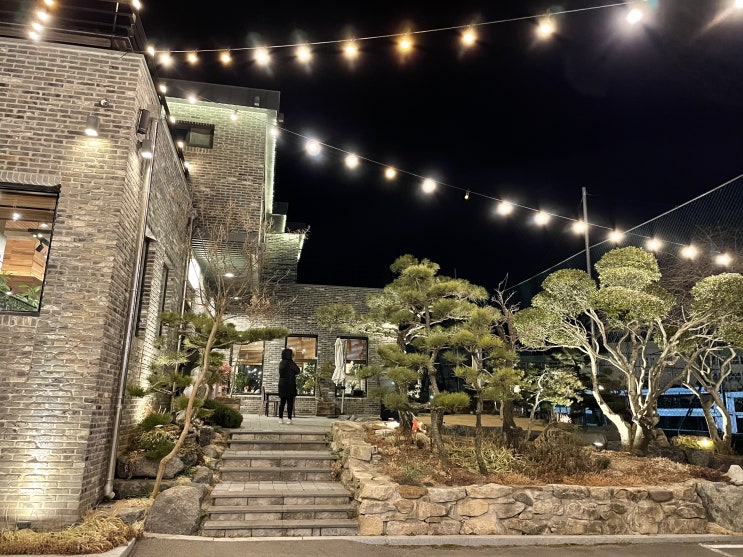  [Cafe] 카페 백송 :: 그림과 식물이 가득한 분위기 좋은 초전동 카페 (진주 카페, 초전동 카페, 메뉴판, 가격정보)