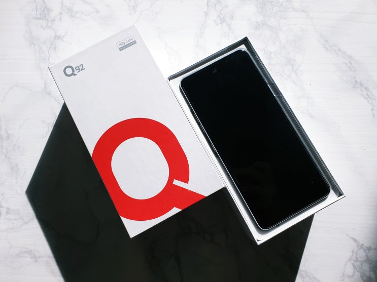 LG Q92 5G 보급형이 믿기지 않는 스마트폰 굳!