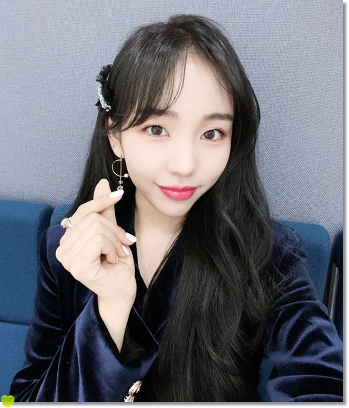 백아연 나이 키 JYP 소속사 데뷔 노래 할로윈