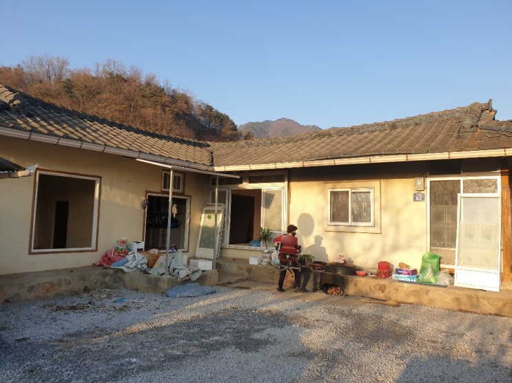 남편의 부재. 시골집 수리 중 ~