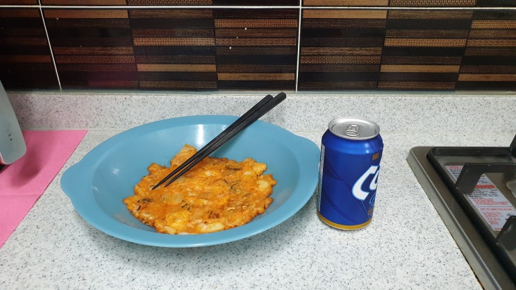 추운겨울 비오는날에는 바삭한 김치부침개 간단레시피 추운겨울 비오는날에는 바삭한 김치부침개 간단레시피