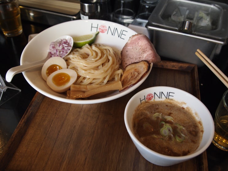  특색있는 스프와 맛있는 면이있는 츠케멘 맛집 연남동 혼네