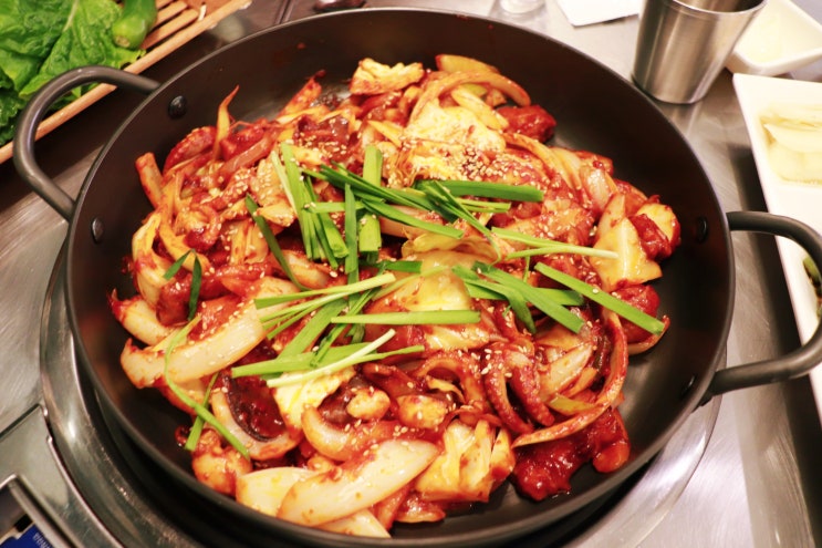  [구디쭈꾸미 보보철판] 매콤하게 맛있는 모둠철판볶음