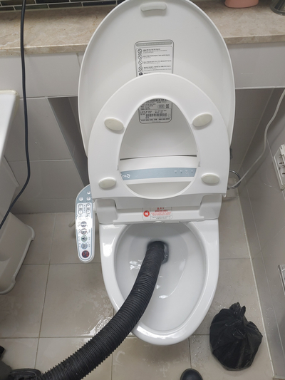 도봉 도봉동 실수로 변기에 들어간 헤어롤 빼냄 변기 막힘 뚫는 업체 비용