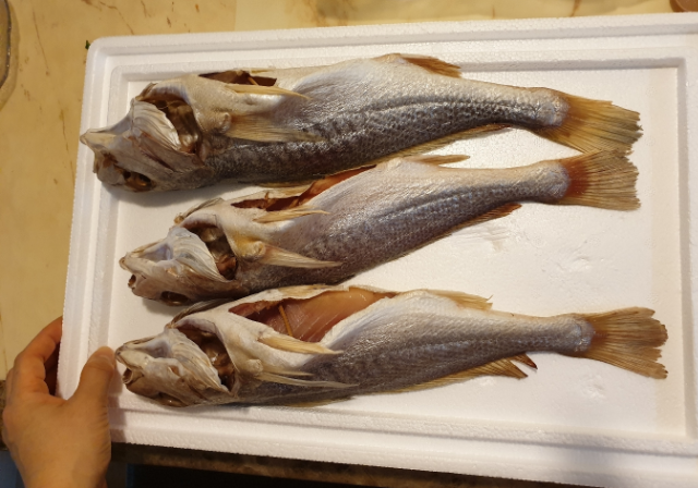 반건조 민어 요리 설날 재수용 생선으로 좋아요.