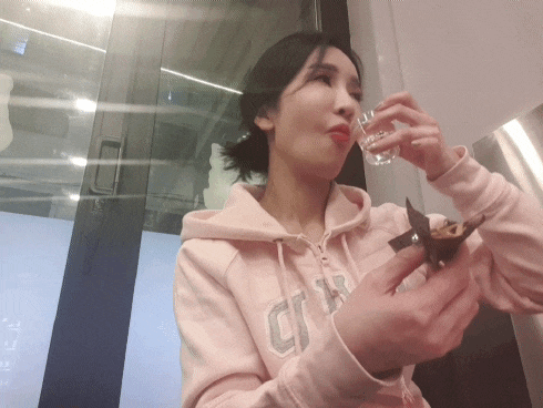  [낙성대 돼지네] 잠수 후에 먹는 고기는 꿀맛 - 오겹살 치즈 볶음밥 소주 한 잔 / 에어프라이어에 튀긴 홈런볼 / 깨알 커어피 소보루 라떼