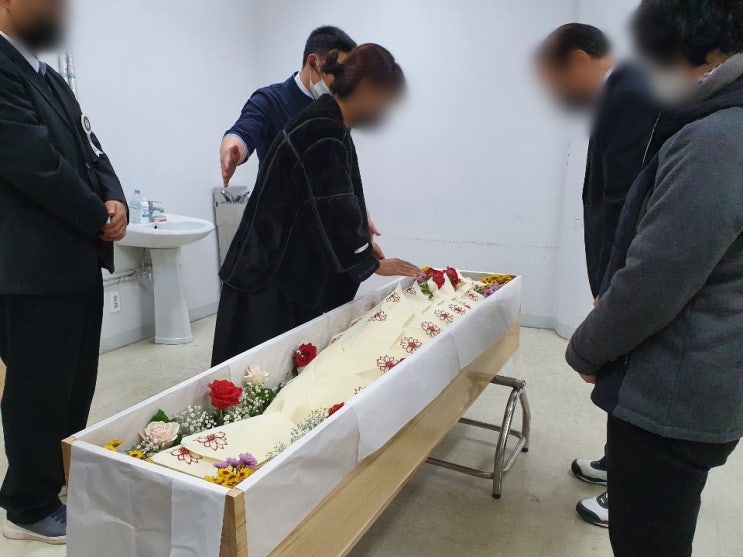 장례식 염 간단히 알려드릴게요. 장례식 염 간단히 알려드릴게요.