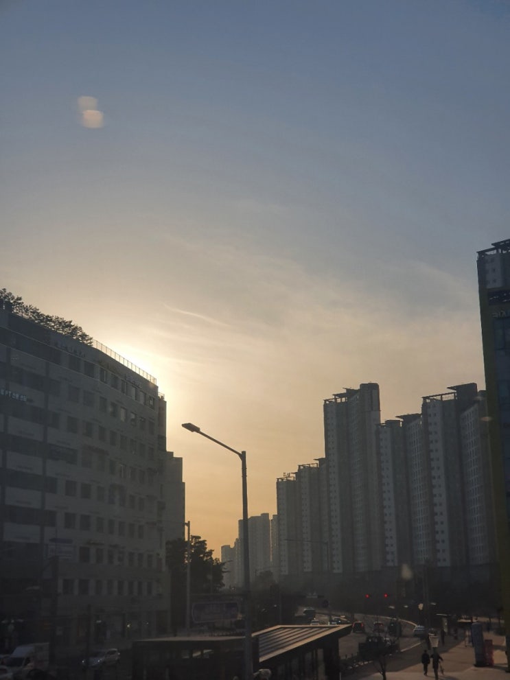  책과 커피 그리고 평범한 일상