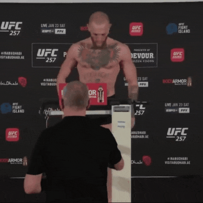 UFC 257: 포이리에 vs 맥그리거 2 계체 결과: 챔피언십 웨이트 UFC 257: 포이리에 vs 맥그리거 2 계체 결과: 챔피언십 웨이트
