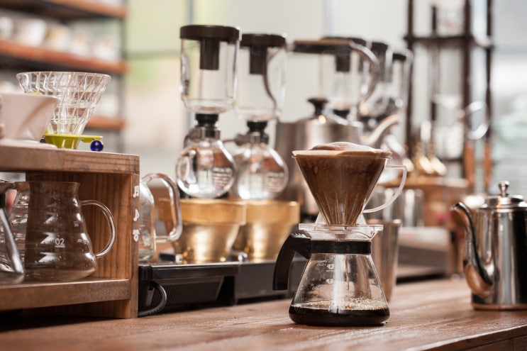 홈카페에서 사용하는 다양한 커피 추출기구에 따른 추출방식과 종류