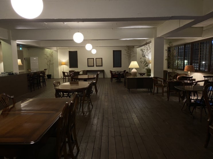  강남역 신논현역 소개팅카페추천 아늑한 분위기의 넓은 가배도!
