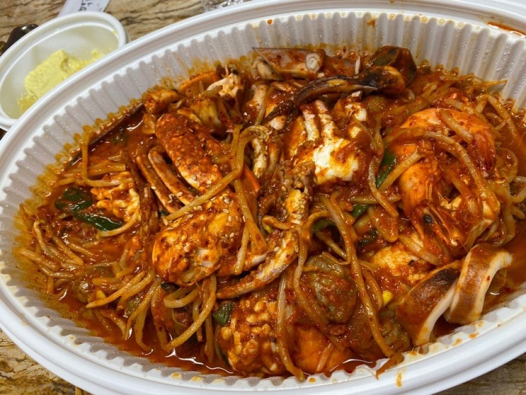  푸른바다찜탕 강동점 해물찜!& BBQ 황금올리브 블랙페퍼 20대 직장인 후기~!
