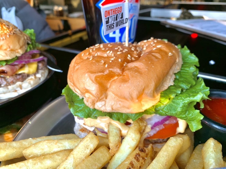  용인 죽전 보정동 카페거리 수제버거 맛집 '온더고' 분위기 좋은 칵테일 펍 솔직 후기