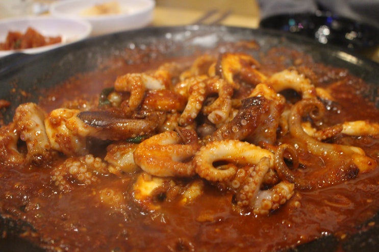 신논현 쭈꾸미 우렁식탁 매콤한 철판쭈꾸미볶음