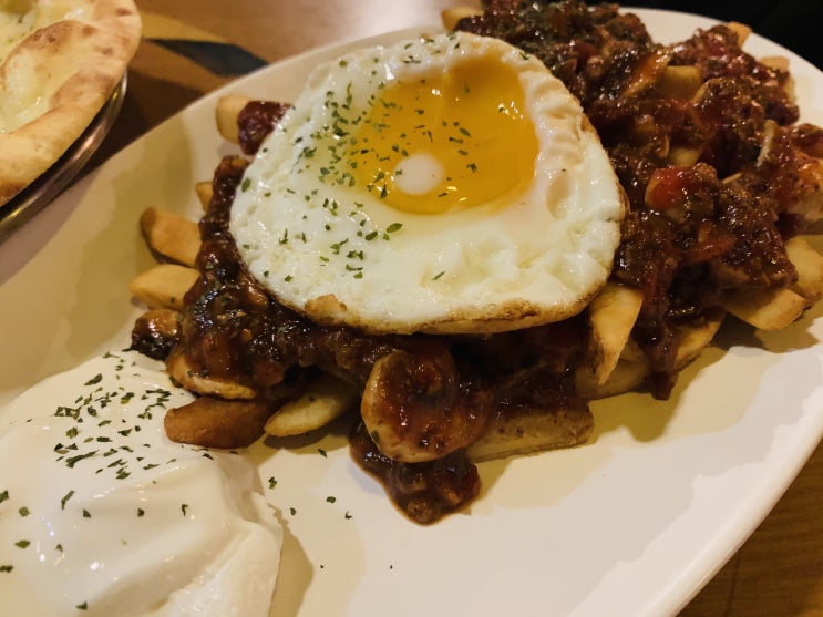  대학로 맥주 고물상 감성 있는 인테리어 화덕피자와 수제맥주 혜화 맛집