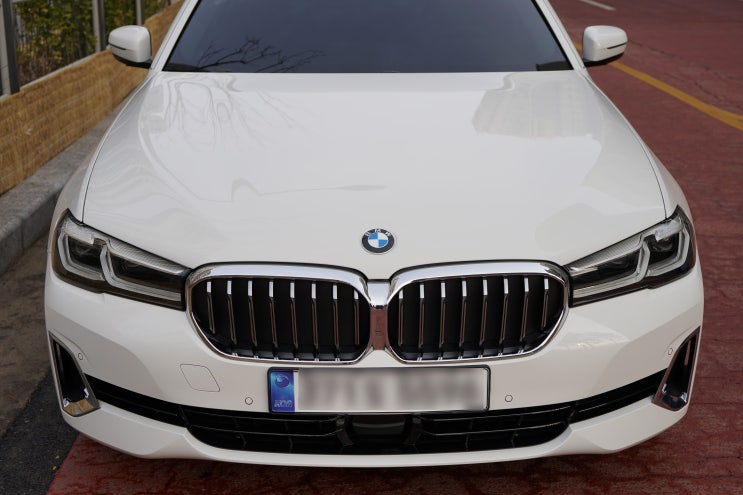  BMW 530e 럭셔리 LCI 21년식 화이트/블랙시트 새 차 뽑아똬!!!