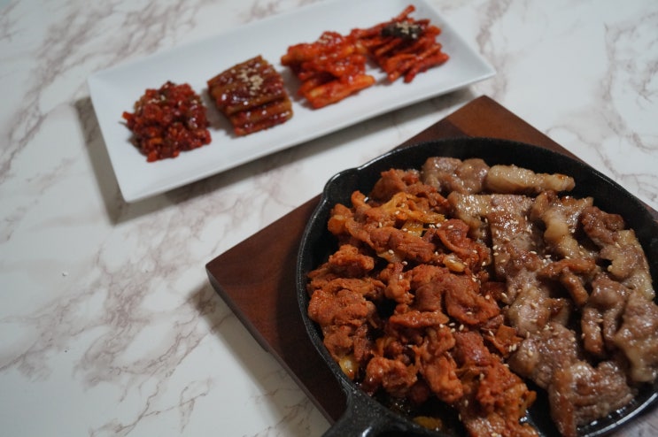  한라담 제육불고기와 돼지양념목살 백제원 반찬 간편식 택배로 먹기