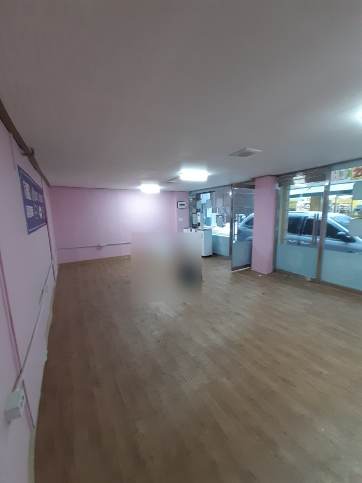 눈이 와도 멈추지 않는 무인 아이스크림 매장 눈이 와도 멈추지 않는 무인 아이스크림 매장