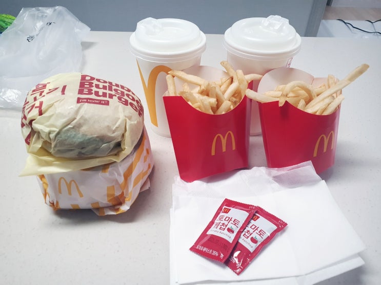 맥도날드 24시 천안두정DT점 맥치킨모짜렐라&더블 불고기버거 실후기(내돈내산)