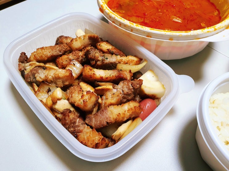  김충기 꽃삼겹 서산점 1인분 완전고기만 김치찌개 배달 후기