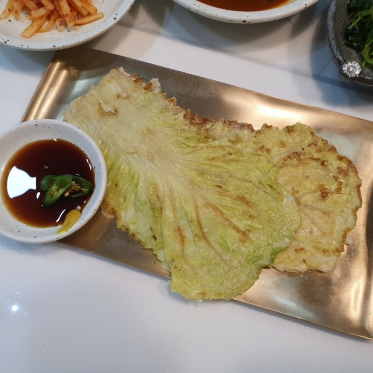 오늘의 저녁 메뉴 추천 : 콩나물 북어국 / 배추전 / 버섯전 / 옛날소시지전 / 두부전 / 비오는 날 메뉴는 전이죠! 오늘의 저녁 메뉴 추천 : 콩나물 북어국 / 배추전 / 버섯전 / 옛날소시지전 / 두부전 / 비오는 날 메뉴는 전이죠!