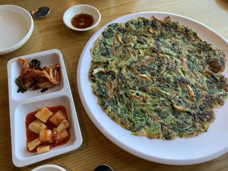  제주 성산 근처 조식 맛집 : 성산 보말죽칼국수(성산 봄죽칼국수)에서 맛본 바삭바삭 유채전