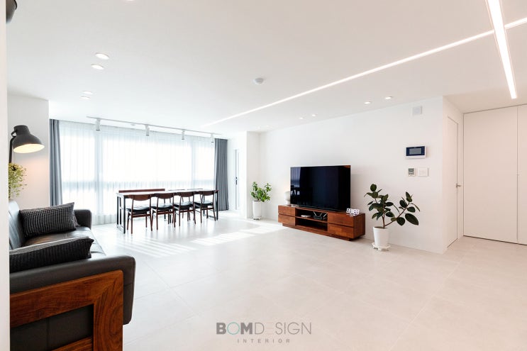  [봄디자인 인테리어] Black&White의 간결함을 따뜻하고 세련되게 풀어낸 공간_월드컵 7단지
