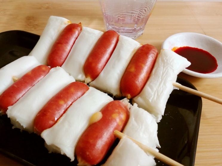 치즈소떡소떡 불닭소스에 찍어 먹기 치즈소떡소떡 불닭소스에 찍어 먹기
