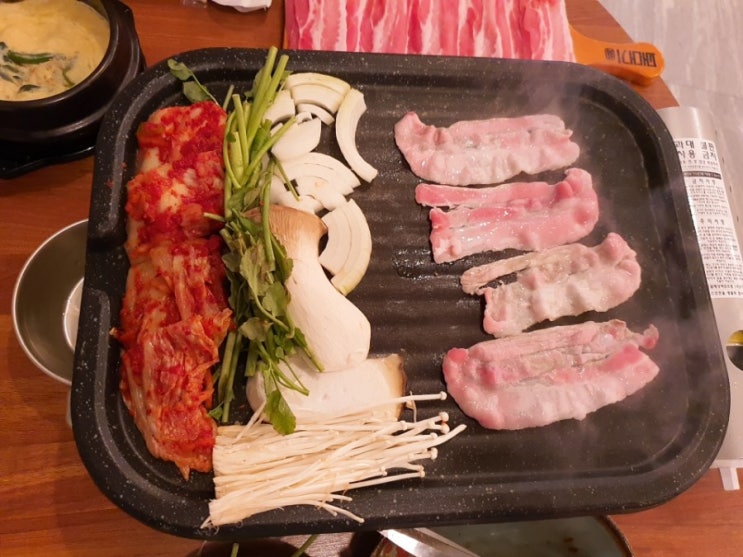  잠실삼겹살맛집*패대기 서울본점 석촌호수생대패 삼겹살과 김밥의 꿀 조합