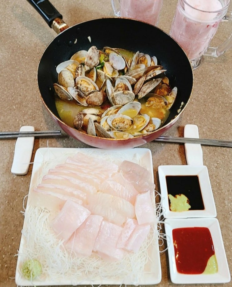  광어회/바지랑 술 찜/과메기/굴 전골/오늘 회 주문
