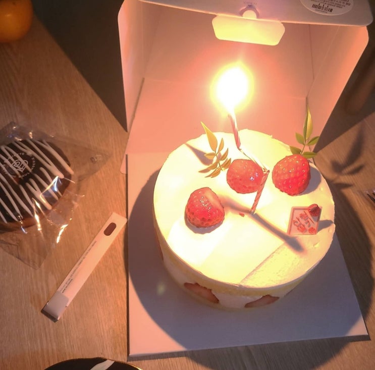 파리바게뜨 2021 딸기페어 설명 ,산청딸기 생크림 케이크 리뷰