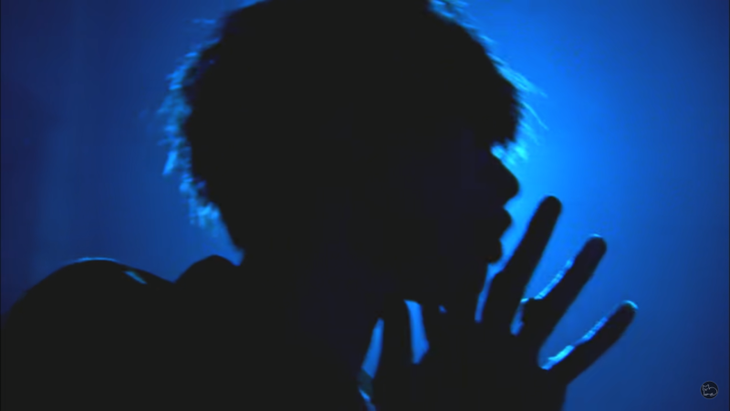 米津玄師 ピースサイン MV】unclod ピアス ピースサイン MV 着用 同型