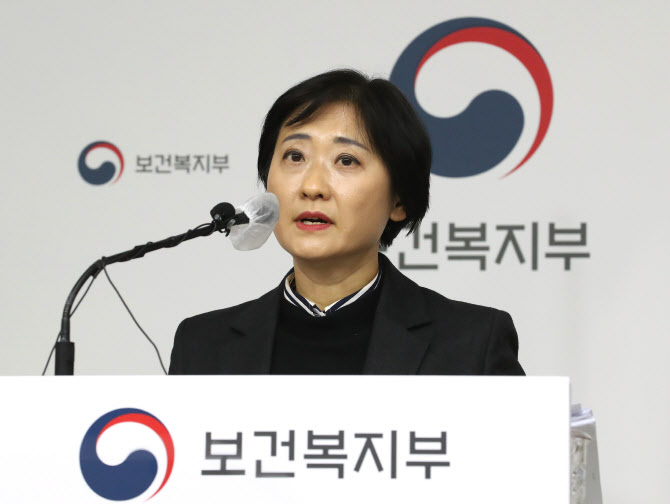  복지부 담배값, 술값인상은 국민건강증진? 문대통령 세수확대 KT&G는 호재
