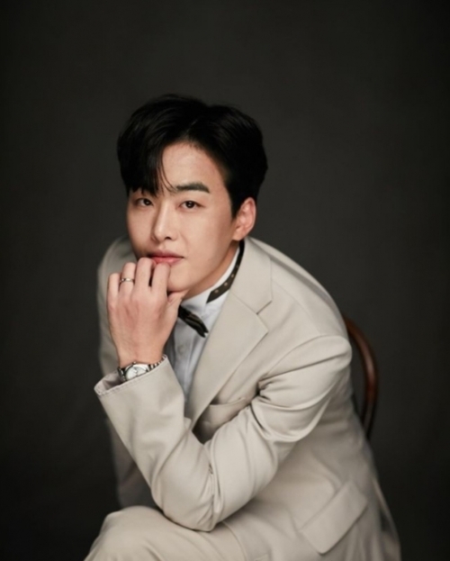  '결혼' 조정식 아나 "예비신부 현명하고 배울 점 많아, 행복해"