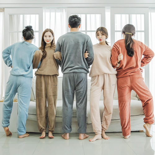 요즘 인기있는 코코드림 자수 무지 커플 히터 수면잠옷 상하셋트 ··· 요즘 인기있는 코코드림 자수 무지 커플 히터 수면잠옷 상하셋트 ···