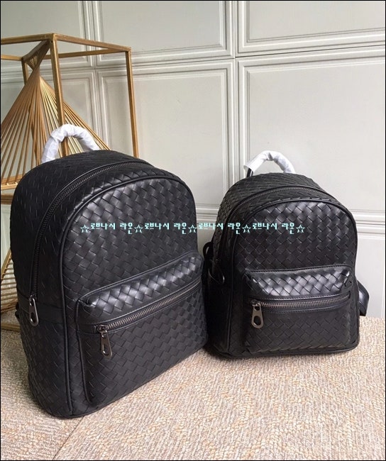 보테가 베네타 백팩 두 손의 자유~