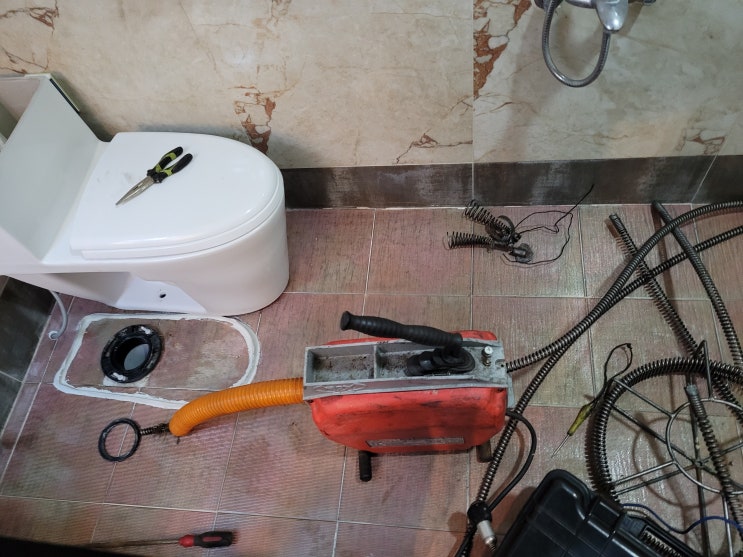  구미 화장실 오수관 막힘 잘 뚫을때와 못 뚫을때