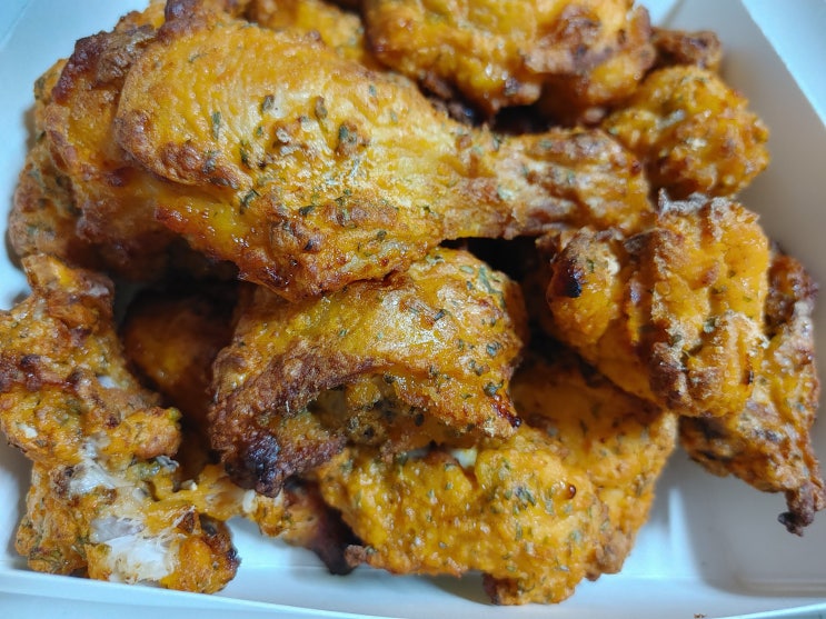  치킨이 생각날때... 굽네치킨... 고추바사삭...