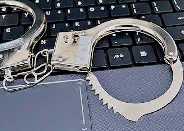 아이디 해킹해 동창생 임용고시 지원 취소한 20대 남성 구속 아이디 해킹해 동창생 임용고시 지원 취소한 20대 남성 구속
