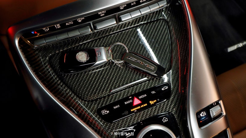 하남 초이로 / 핸들커스텀/염색 / 카본 핸들 / AMG GT