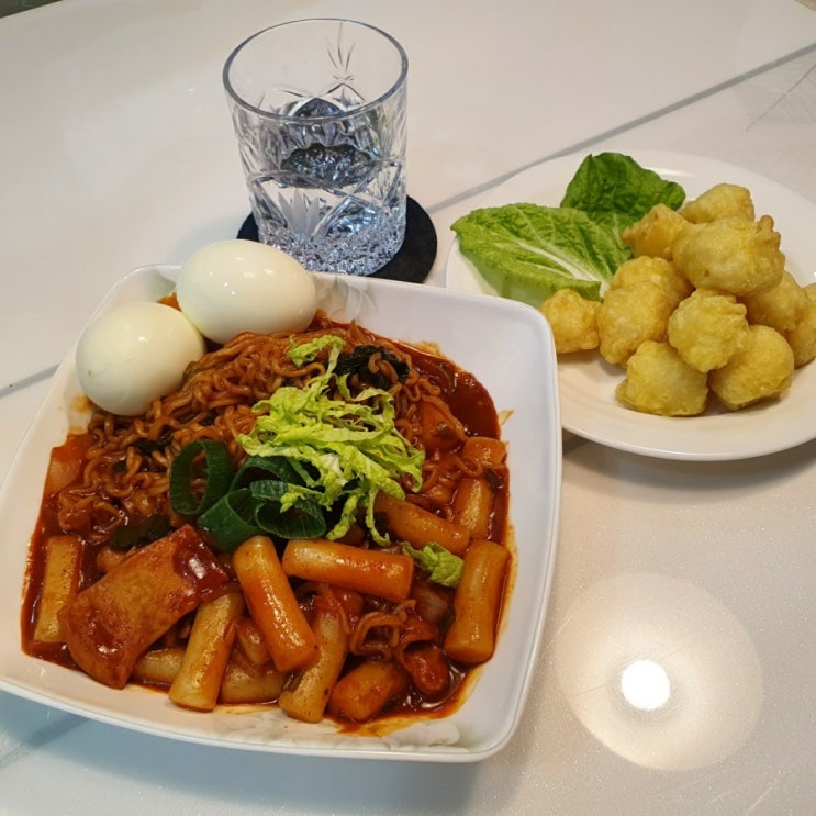 코스트코 쇼핑 추천 상품 : 동원 떡볶이의 신 즉석 라볶이 / 카톡딜로 구매한 팝콘 오징어 튀김 코스트코 쇼핑 추천 상품 : 동원 떡볶이의 신 즉석 라볶이 / 카톡딜로 구매한 팝콘 오징어 튀김