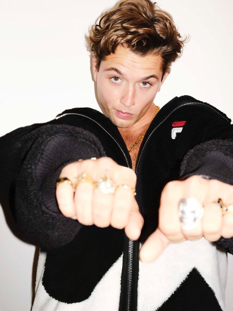 3분의 1을 가리자 애비 모습이 보이는 래퍼티 로 로피시엘 옴므(L'Officiel Hommes) 2020 가을/겨울호 화보 : 네이버  블로그, image size:800x1067