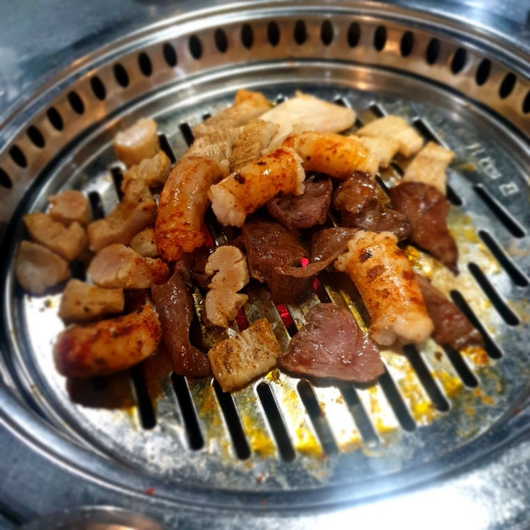  [청계산 맛집] 신선한 양대창과 스타일러가 있는 '청계산기와집양대창'