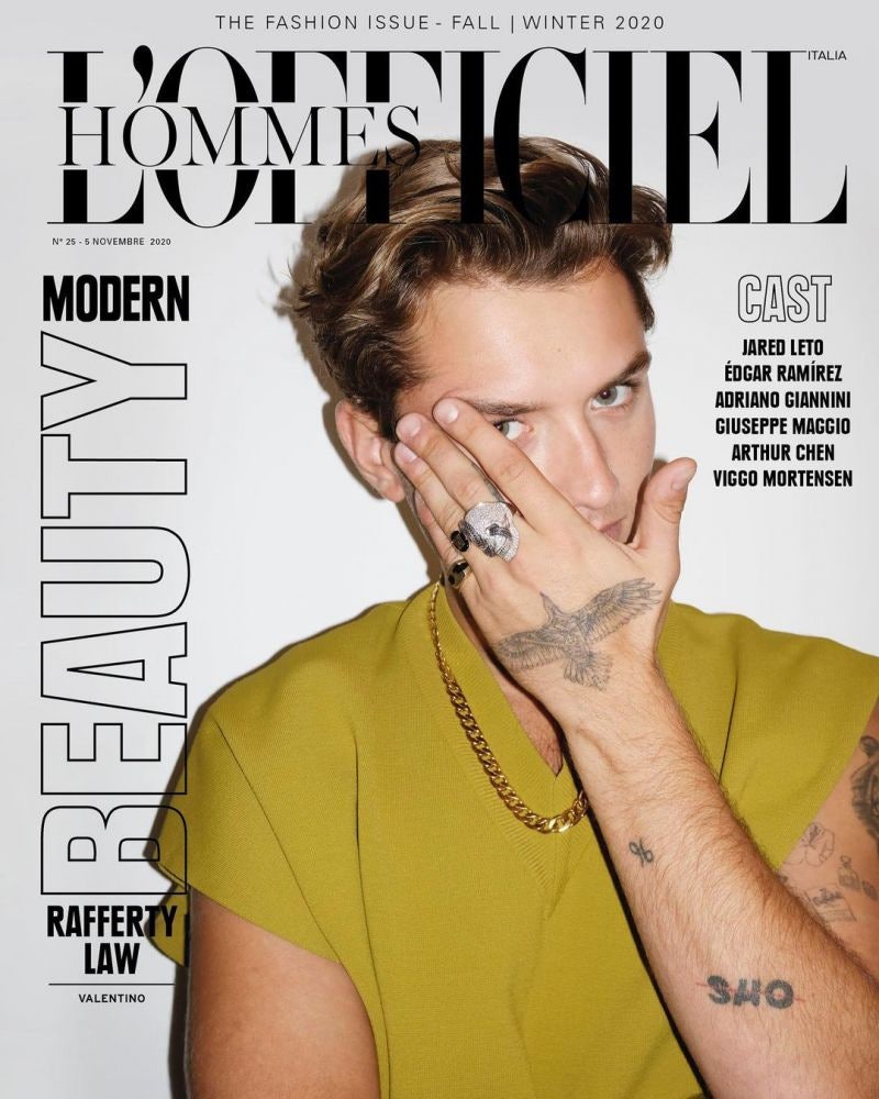 3분의 1을 가리자 애비 모습이 보이는 래퍼티 로 로피시엘 옴므(L'Officiel Hommes) 2020 가을/겨울호 화보 : 네이버  블로그, image size:800x1000