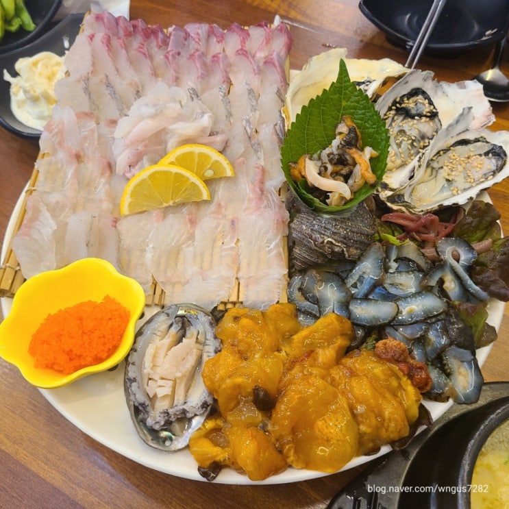  [울산 태화강 맛집] 쫀득한 회와 싱싱한 해물이 맛있는 태화강변 '두리두리'