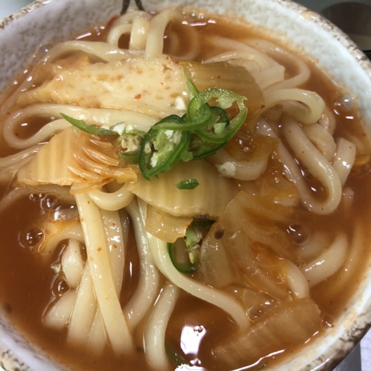  얼큰한 김치칼국수 만들기