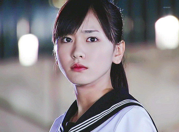  아라가키 유이 인물 리뷰